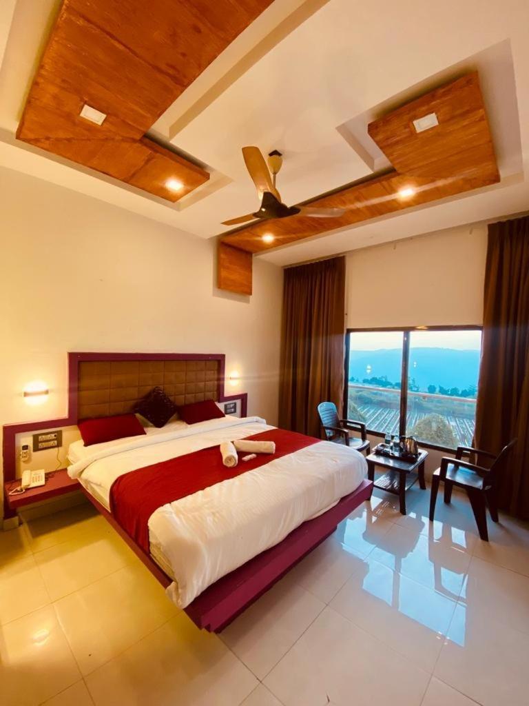 Hollywood Palace Resort Panchgani Eksteriør billede