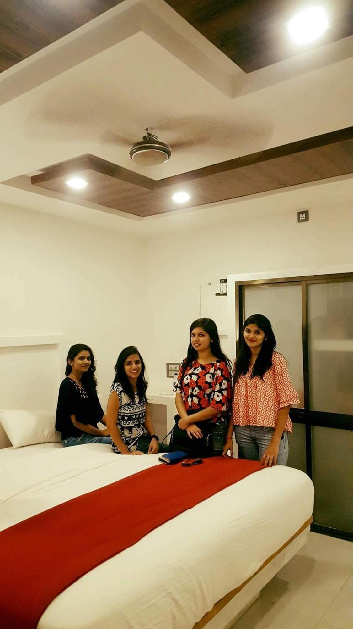 Hollywood Palace Resort Panchgani Eksteriør billede