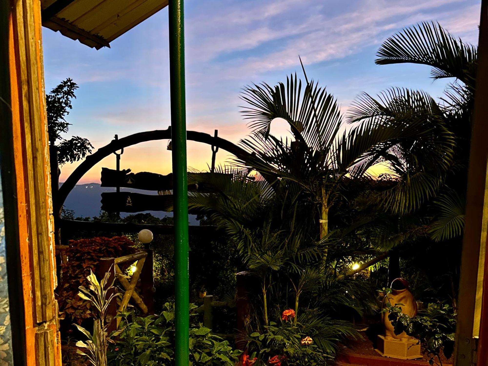 Hollywood Palace Resort Panchgani Eksteriør billede