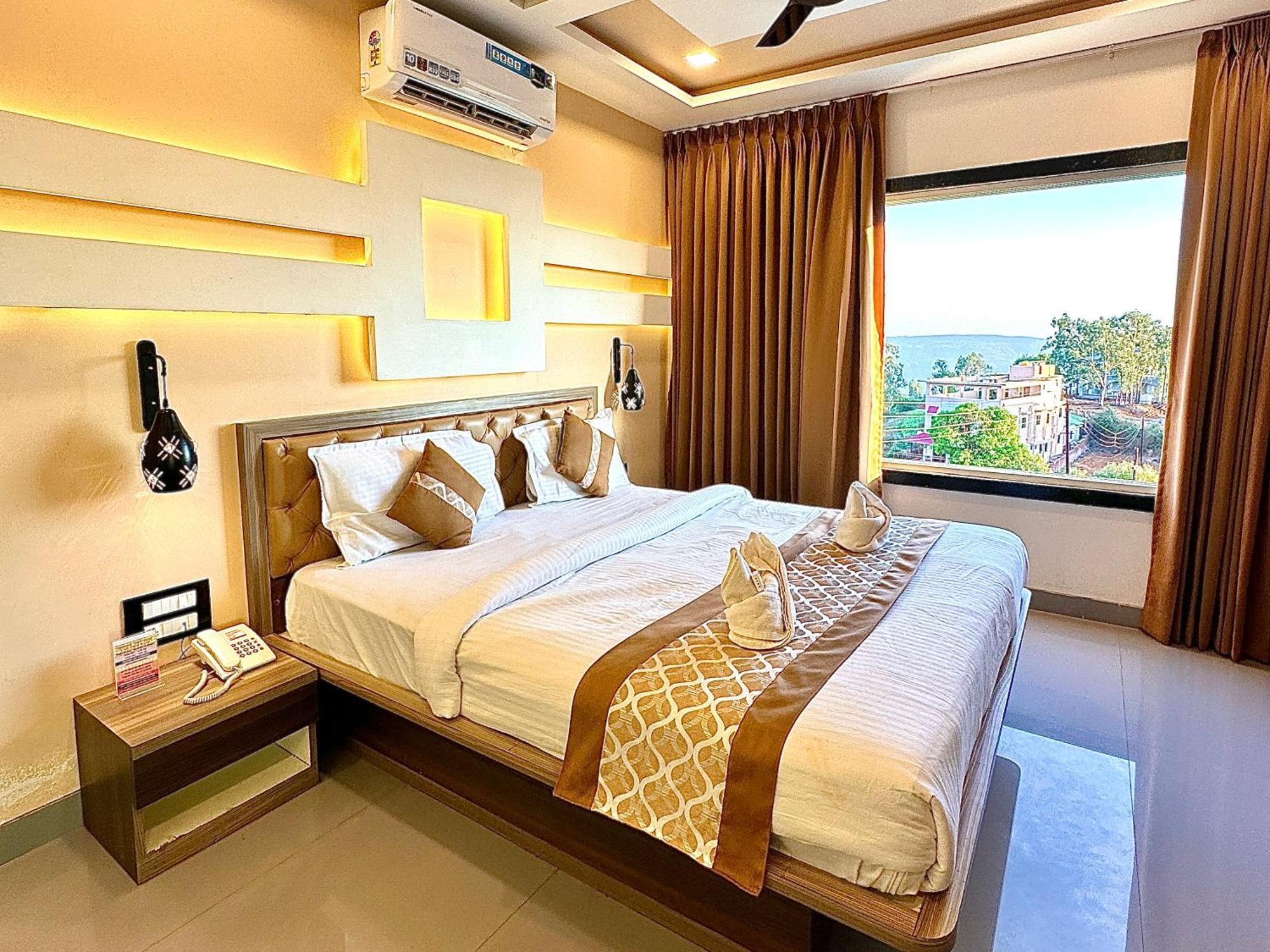 Hollywood Palace Resort Panchgani Eksteriør billede