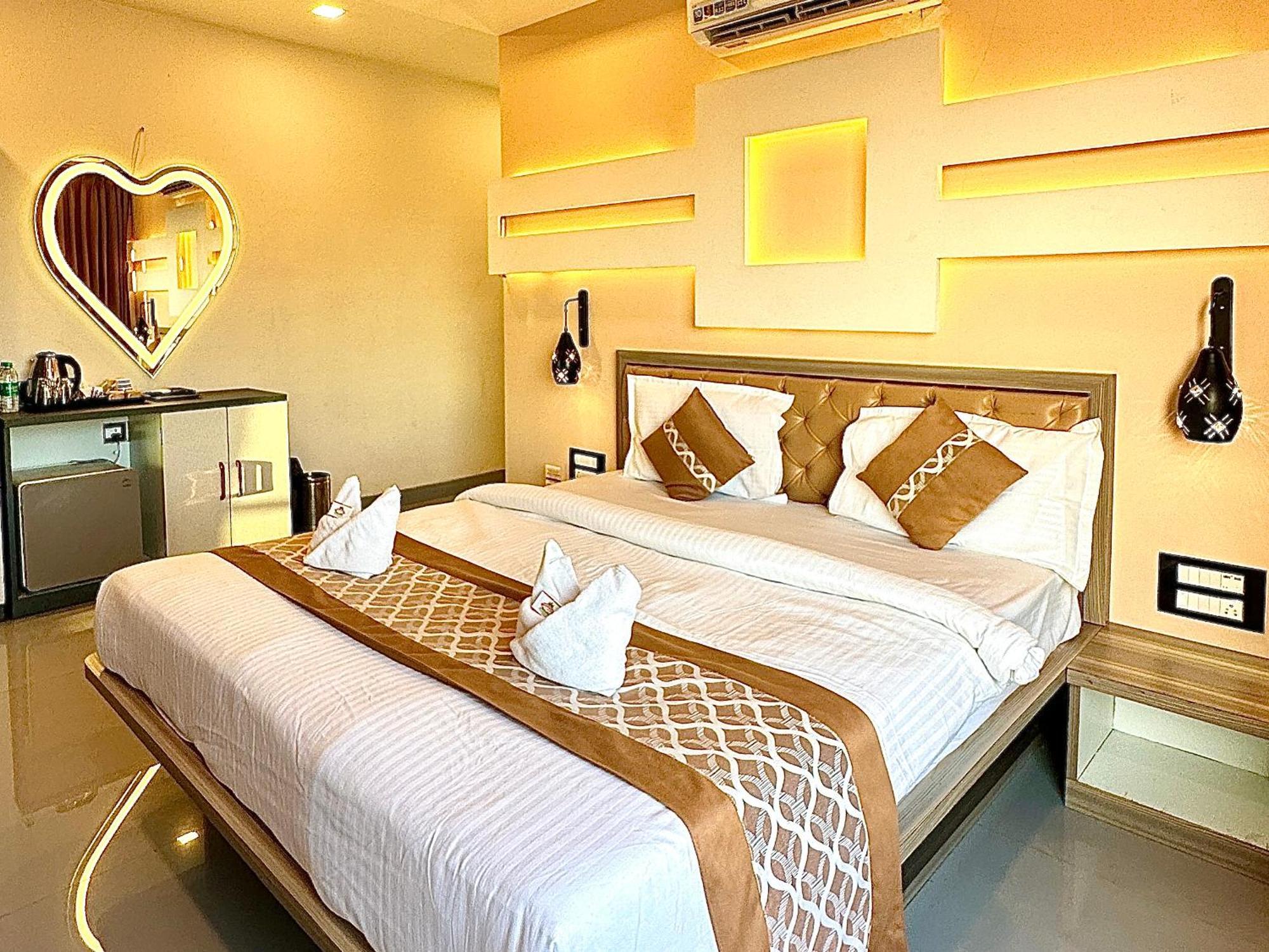 Hollywood Palace Resort Panchgani Eksteriør billede