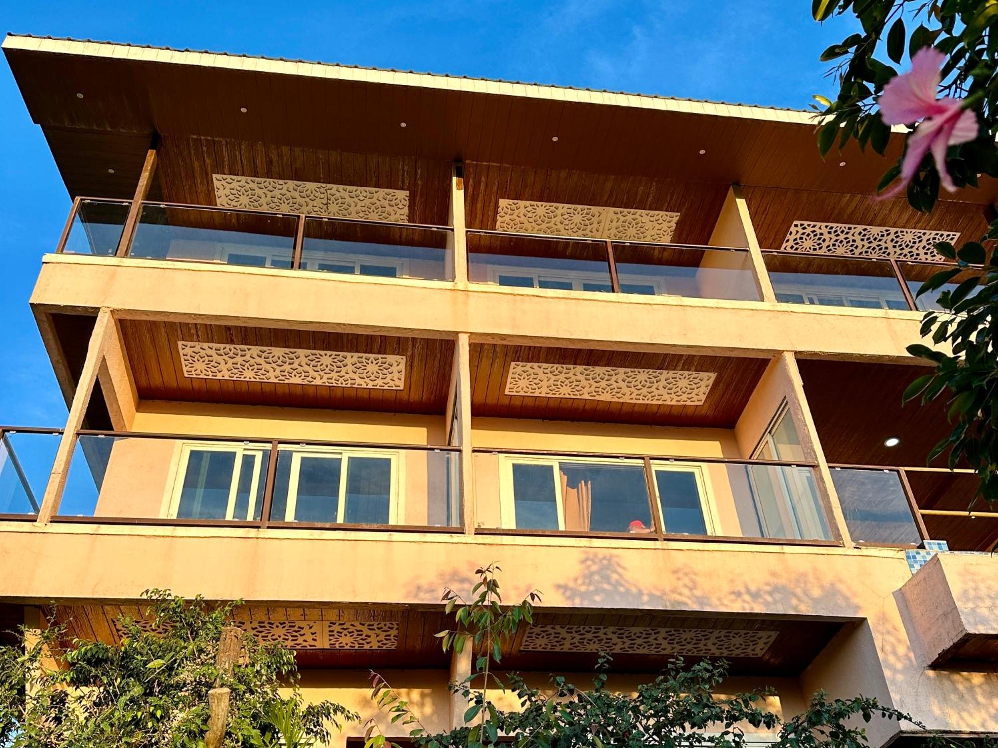 Hollywood Palace Resort Panchgani Eksteriør billede